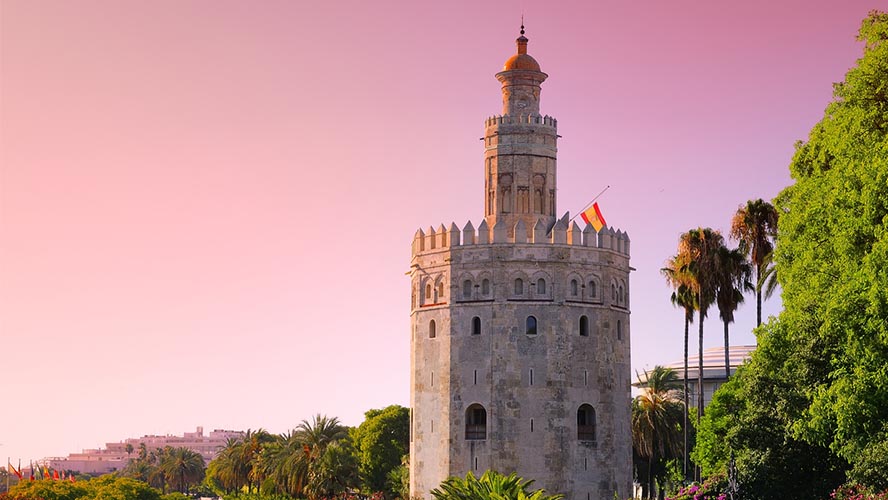 Located in Seville, La Torre del Oro is a historic tower beside the Guadalquivir River. It was built to protect the city and is now a symbol of Seville’s history.